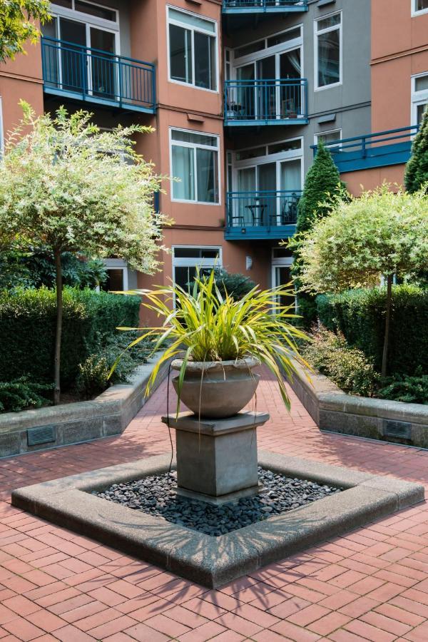 City Water View Oasis With Pool & Gym Near Cruise In Heart Of Seattle Kültér fotó